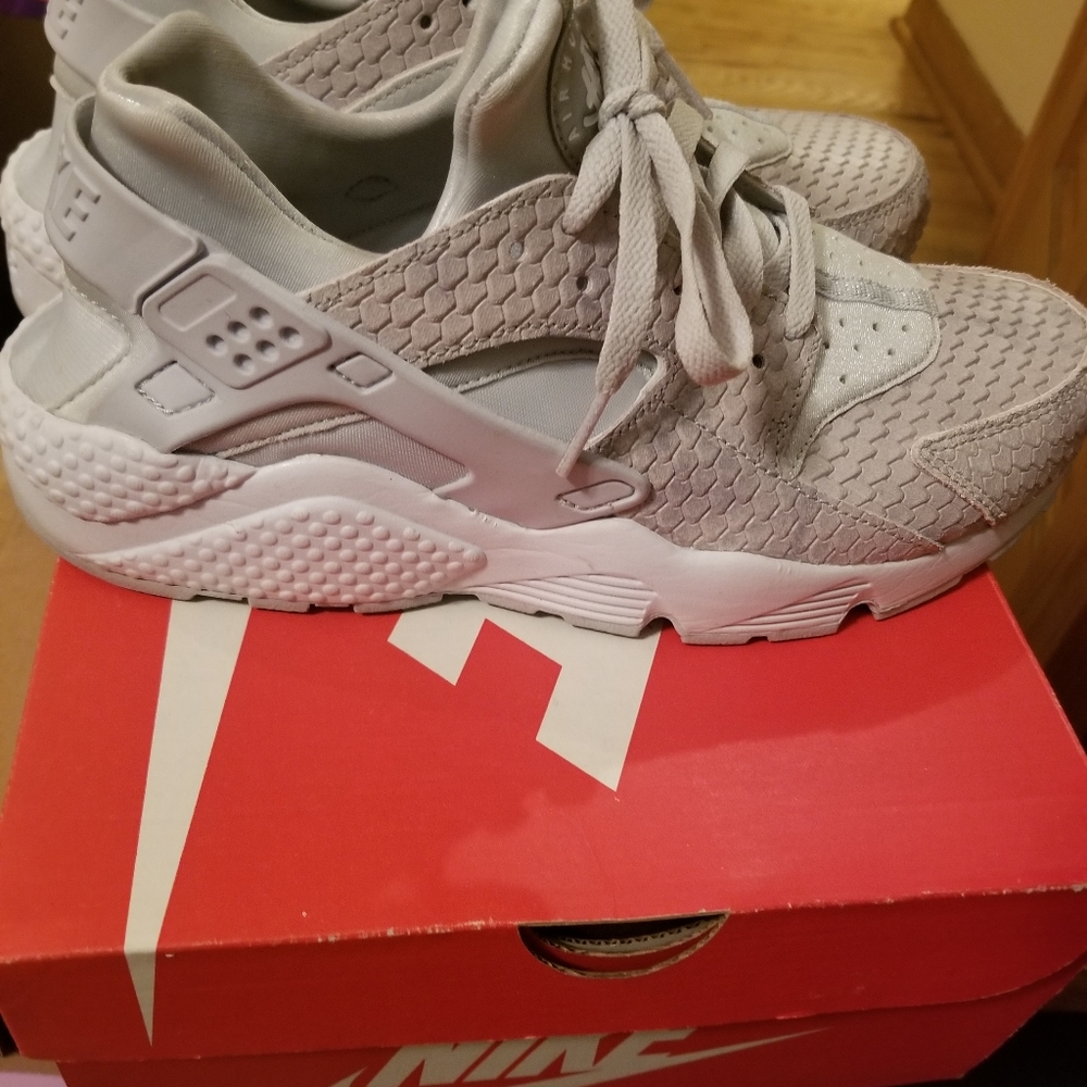 Shoe